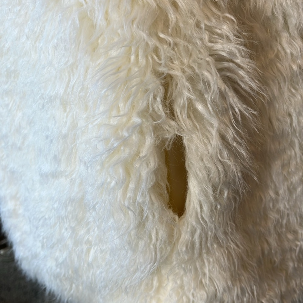 Universal Thread Women's Faux Fur Open Front Vest - Picture 5 of 7